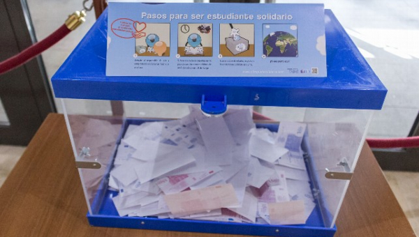 Coopera con el desarrollo de África "hincando los codos"