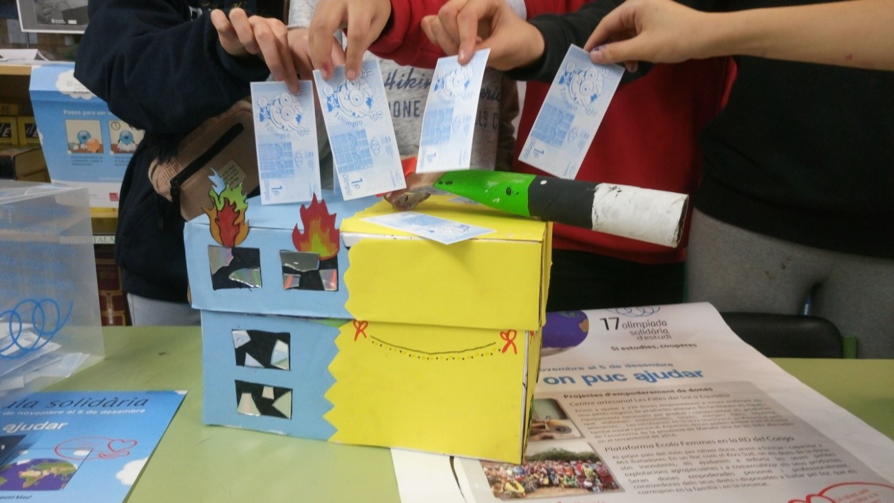 La Biblioteca Descartes, de Barcelona, presenta 5 trabajos al III concurso de urnas